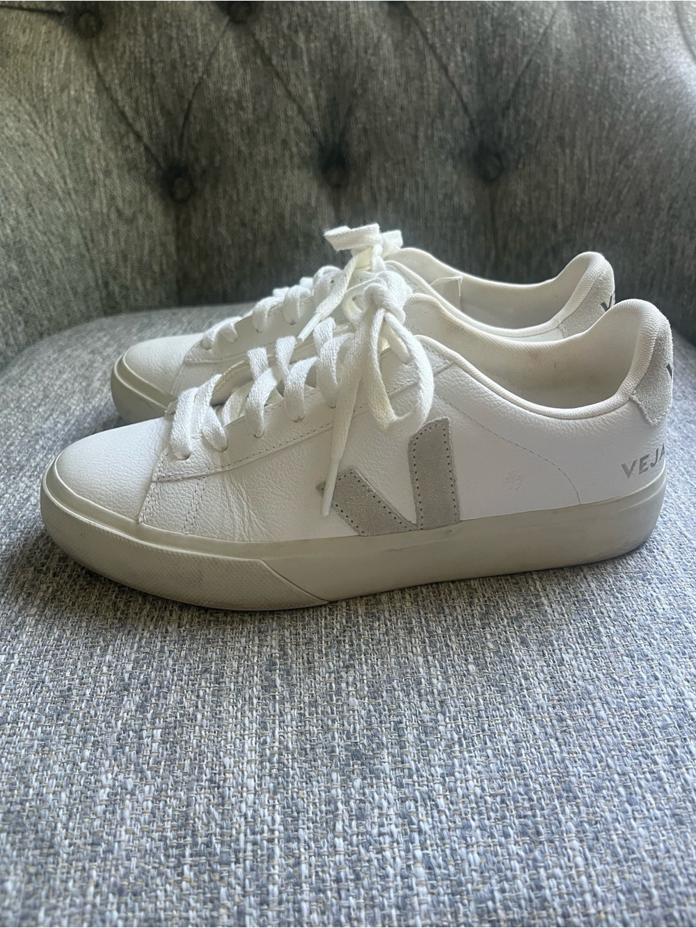 Veja Women's White Low-Top Leather Sneakers - Picture 5 of 11